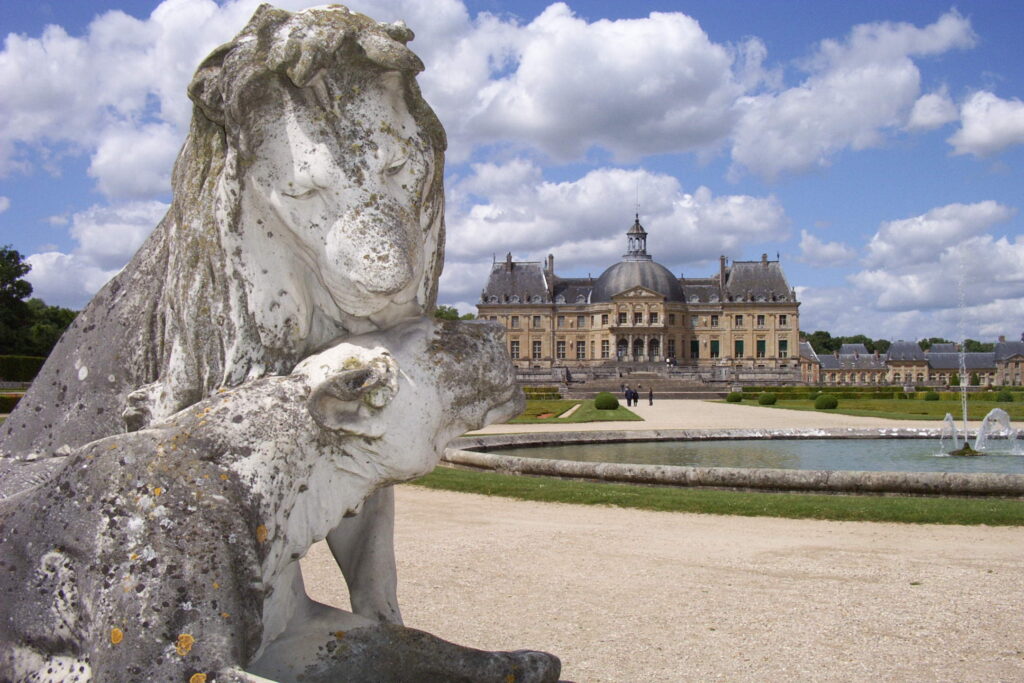 Vaux le Vicomte is among the many French castles that are worth visiting, to complement Versailles.